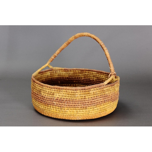 1098 - LARGE COILED PANDANUS BASKET, NORTHERN TERRITORY. Woven plant fibre. The basket is made from fibre u... 