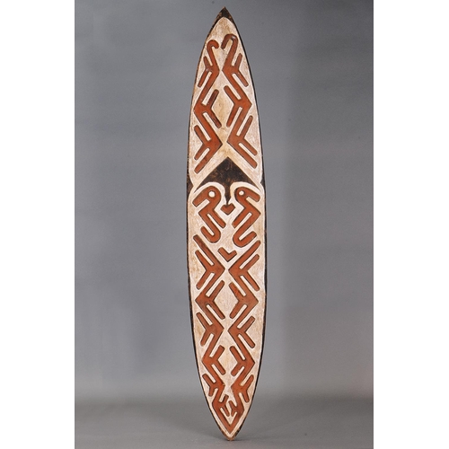 1113 - GOPE ANCESTRAL BOARD, PAPUAN GULF, PAPUA NEW GUINEA. Carved and engraved wood and natural pigments. ... 