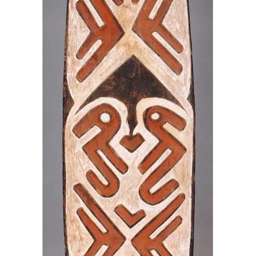 1113 - GOPE ANCESTRAL BOARD, PAPUAN GULF, PAPUA NEW GUINEA. Carved and engraved wood and natural pigments. ... 