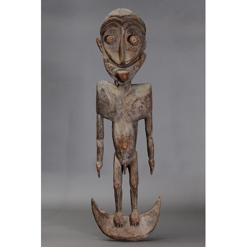 1130 - LARGE IATMUL SUSPENSION HOOK FIGURE, MIDDLE SEPIK RIVER, PAPUA NEW GUINEA. Carved and engraved hardw... 