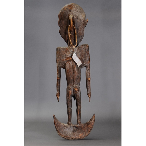 1130 - LARGE IATMUL SUSPENSION HOOK FIGURE, MIDDLE SEPIK RIVER, PAPUA NEW GUINEA. Carved and engraved hardw... 