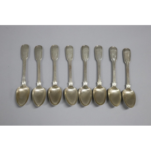 118 - Set of eight antique Victorian hallmarked sterling silver fiddle and thread teaspoons, London 1842-4... 