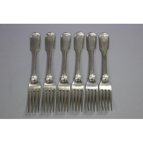 129 - Antique Victorian hallmarked sterling silver Fiddle and Thread dinner forks, London 1842-43, William... 