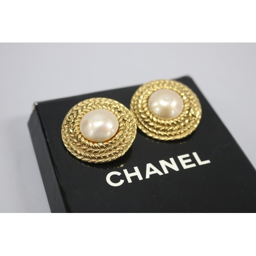 173 - Designer jewellery - Chanel clip earrings along with Christian Dior clip Earrings and two pairs of C... 