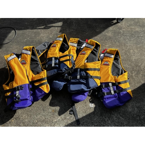 102 - Four Hutchwilio marine safety vests (4)