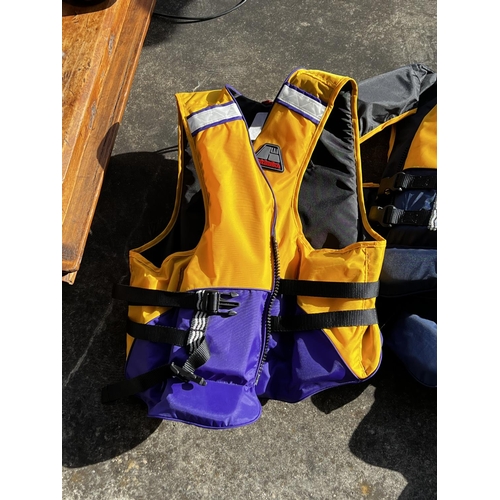 102 - Four Hutchwilio marine safety vests (4)