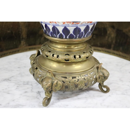 282 - Large antique imari porcelain vase with French pierced brass mounts & large shade, approx 103cm H