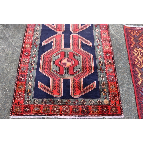 289 - Persian handmade Hamadan wool carpet, approx 128cm x 356cm