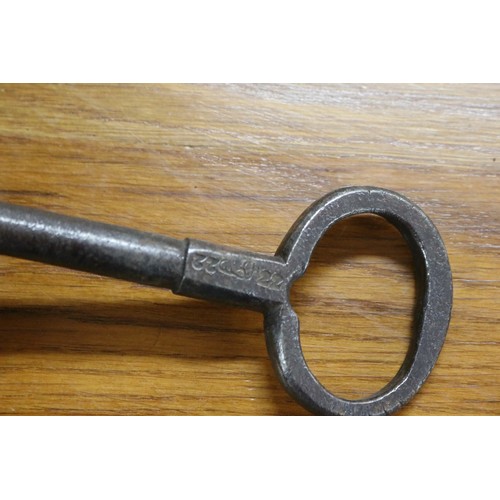 72 - Antique 16th/17th century French iron lock and key