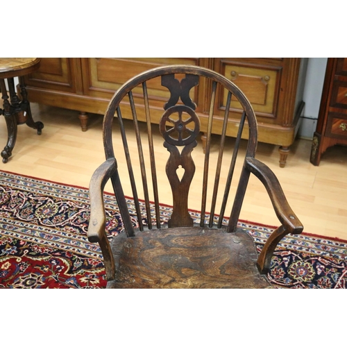 501 - Antique English elm wheel back Windsor country armchair