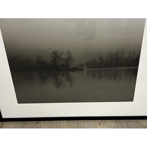 1077 - Unknown, photograph, approx 82 cm x 56 cm