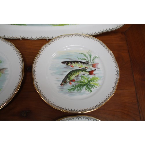 1371 - Set of French porcelain fish plates along with serving platter & sauceboat (14)