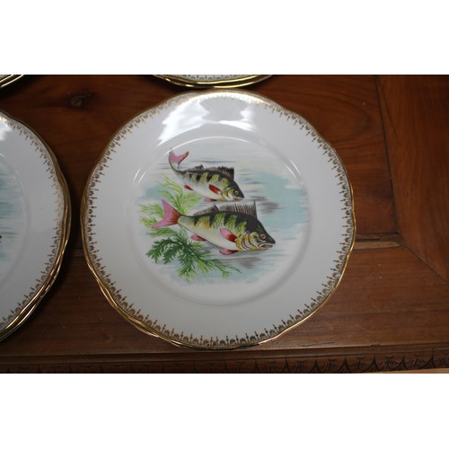 1371 - Set of French porcelain fish plates along with serving platter & sauceboat (14)