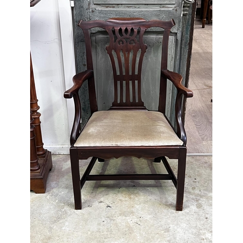 1328 - Antique English Georgian Mahogany arm chair