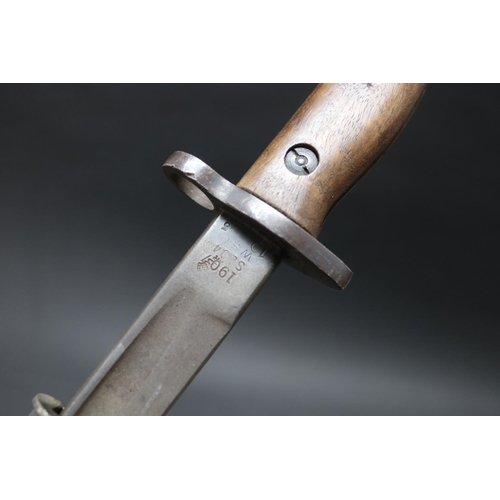 33 - British Second Pattern 1907 with oil cleaning hole bayonet with scabbard (Kiesling 318). An excellen... 