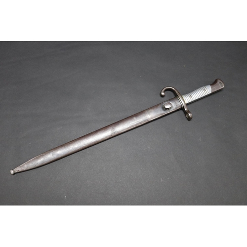 46 - Argentinian Model 1891 bayonet and scabbard (Kiesling 289). An excellent example in very good condit... 