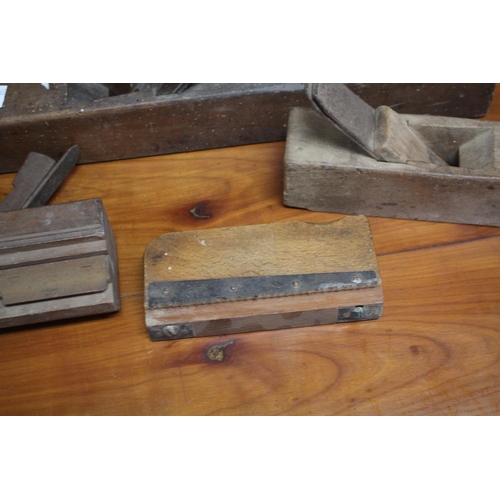 283 - Various antique French wooden hand planes, approx 60cm L and shorter