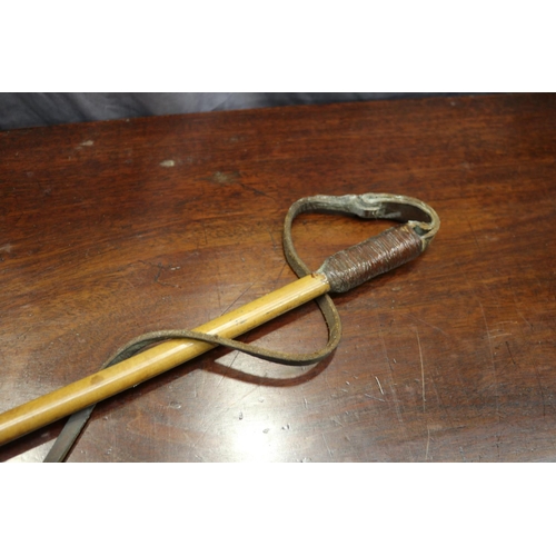 334 - Old riding crop with horn handle, approx 159cm L total length