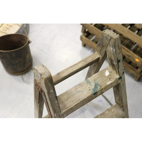 115 - Old well used wooden stepladder, approx 94cm H