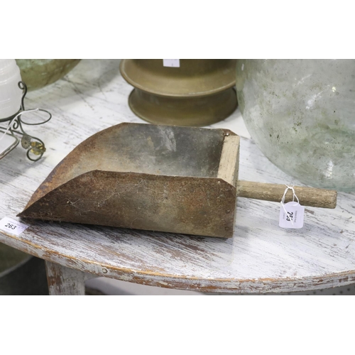 259 - Old wooden handled grain scoop, approx 38cm L