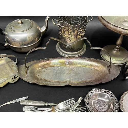 118 - Assortment of silver plate, approx 20cm H and shorter