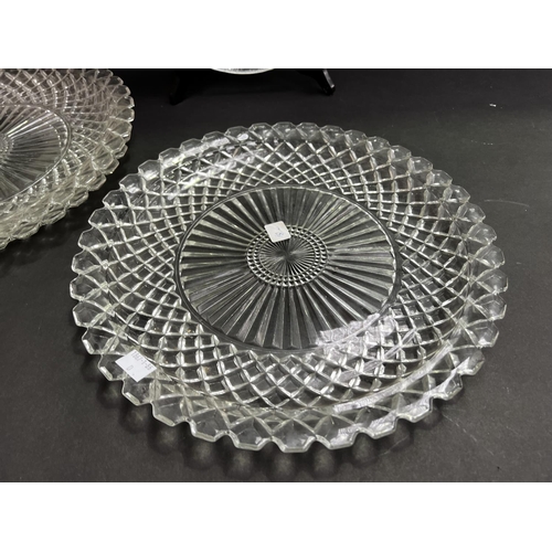 170 - Crystal and glass trays, approx 37cm Dia and smaller
