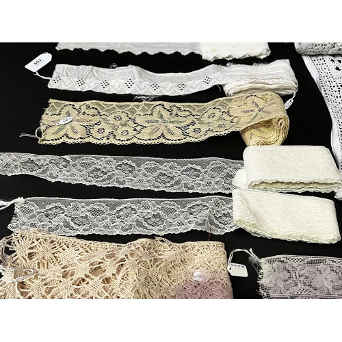 212 - Assortment of a lace edging (No measurements for this lot) (8)