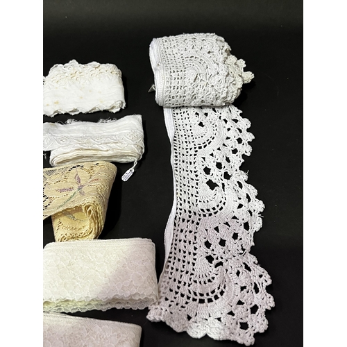 212 - Assortment of a lace edging (No measurements for this lot) (8)