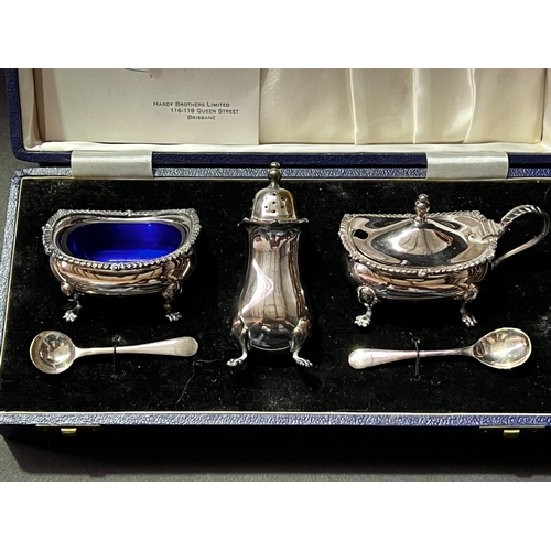 39 - Hardy brother silver plate salts in box