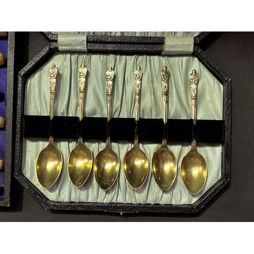 51 - Cased set of teaspoons and fish knives and forks (2)
