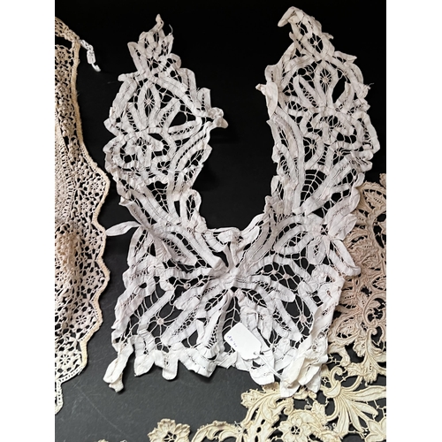 196 - Antique and vintage lace collars etc (No measurements for this lot)