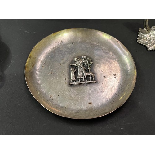 287 - Assortment of silver plate to include an Elkington sugar nip, approx 33cm W and smaller