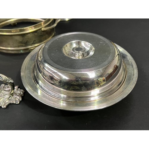 287 - Assortment of silver plate to include an Elkington sugar nip, approx 33cm W and smaller