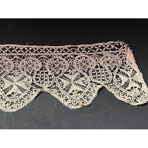 201 - Antique and vintage lace (No measurements for this lot)