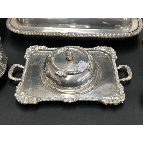 246 - Assortment of silver plate, to include bread board, tureen, butter dish etc, approx 30cm Dia and sma... 