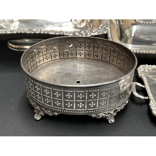 246 - Assortment of silver plate, to include bread board, tureen, butter dish etc, approx 30cm Dia and sma... 