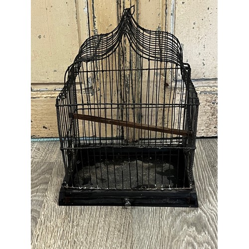 539 - Bird cage, approx 37cm H x 20.5 cm D x 29.5cm W