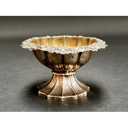 5 - George IV hallmarked Sterling Silver pedestal salt by Rebecca Emes & Edward Barnard, London, 1828-29... 