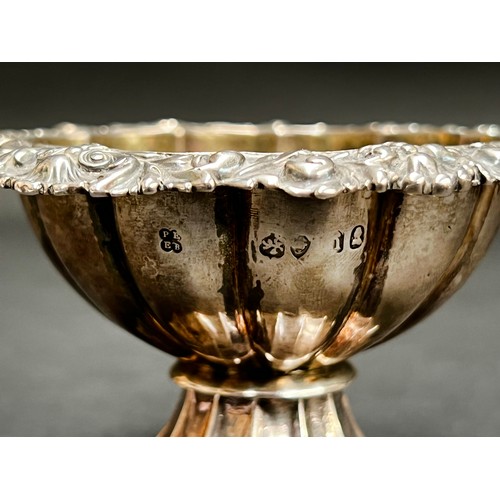 5 - George IV hallmarked Sterling Silver pedestal salt by Rebecca Emes & Edward Barnard, London, 1828-29... 