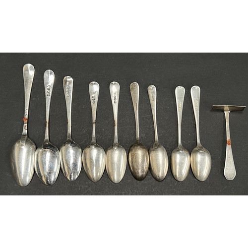 26 - Mixed antique hallmarked sterling silver spoons, London, various makers and dates, to include George... 