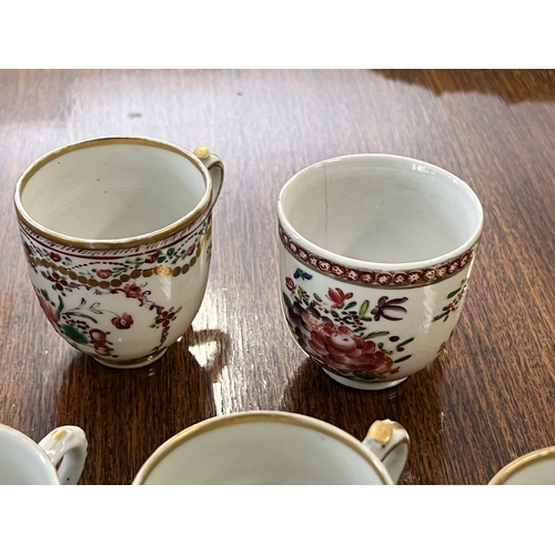 118 - Good selection of antique 18th century Chinese export porcelain, to include ten tea cups and four te... 