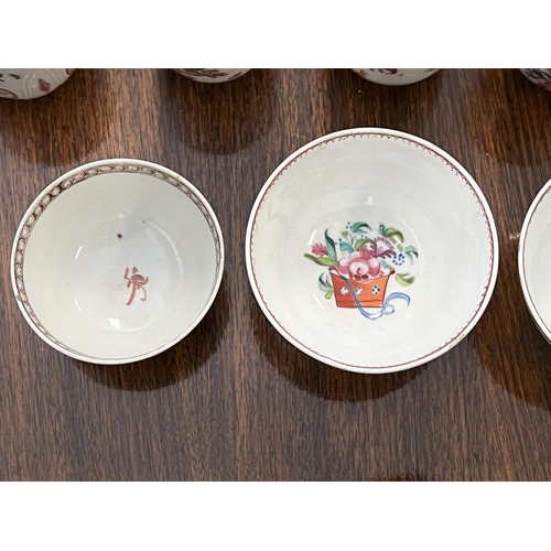 118 - Good selection of antique 18th century Chinese export porcelain, to include ten tea cups and four te... 