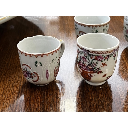 118 - Good selection of antique 18th century Chinese export porcelain, to include ten tea cups and four te... 