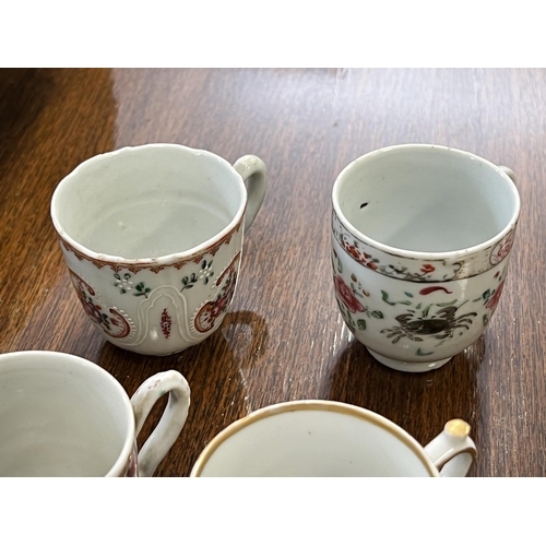 118 - Good selection of antique 18th century Chinese export porcelain, to include ten tea cups and four te... 