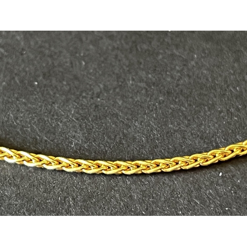 150 - 18kt Italian Gold Spiga Chain, approx 44cm Length and approx total weight 10 grams.