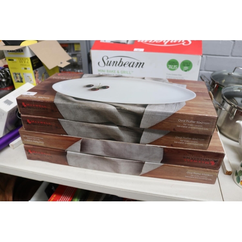 54 - Four Maxwell Williams banquet oval platters in original boxes, approx 57cm x 24cm and smaller (4)