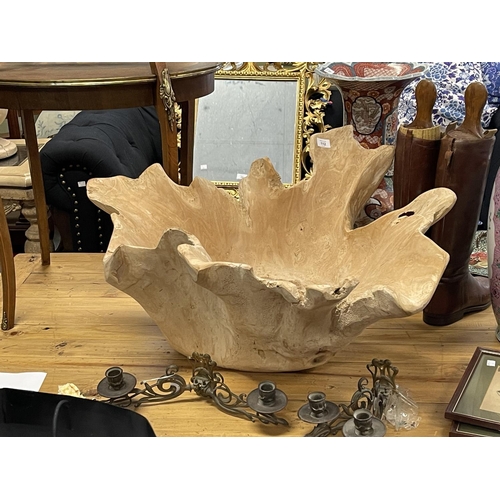 112 - Unique tree root sculpture ? in the form of a large bowl or coffee table base, approx 44cm H x 82cm ... 