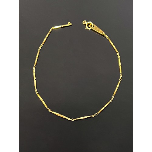 470 - 18 ct yellow gold bracelet. 2 grams approx