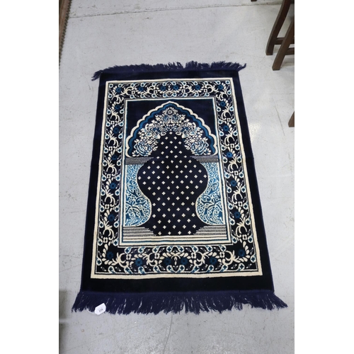 228 - Prayer carpet, approx 71cm x 120cm