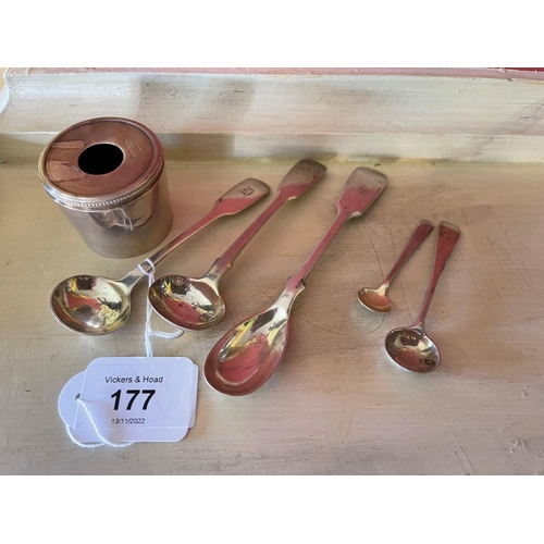 80 - Assortment of sterling silver and silver plate to include salt spoons, mustard spoon, ink pot (6)